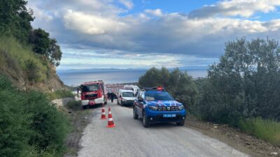 ÇANAKKALE (AA) – Çanakkale’nin Ayvacık ilçesinde otomobiliyle uçuruma düşen kadın