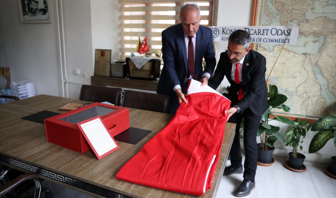 KONYA (AA) – Çanakkale Tarihi Gelibolu Yarımadası'ndaki Şahindere Şehitliği'nde dalgalanan