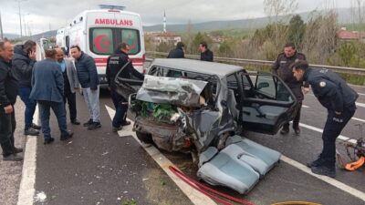 ÇANKIRI (AA) – Çankırı'da panelvanın park halindeki otomobile çarptığı kazada
