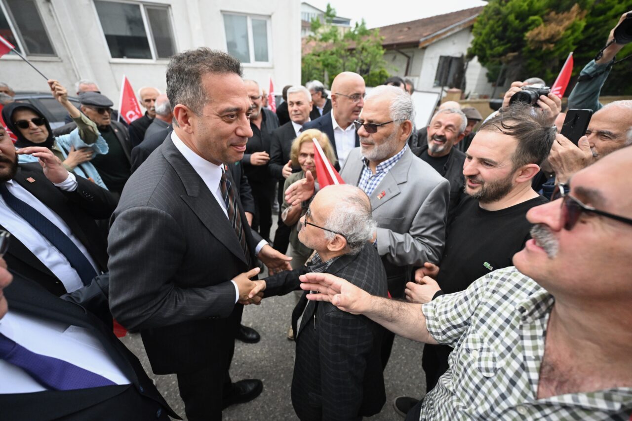 - "Emekliyle, işçiyle, gençle, ev hanımıyla, esnafla buluşacağız. Bizim muradımız,