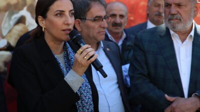 TRABZON (AA) – CHP Genel Başkan Yardımcısı Evrim Rızvanoğlu başkanlığındaki