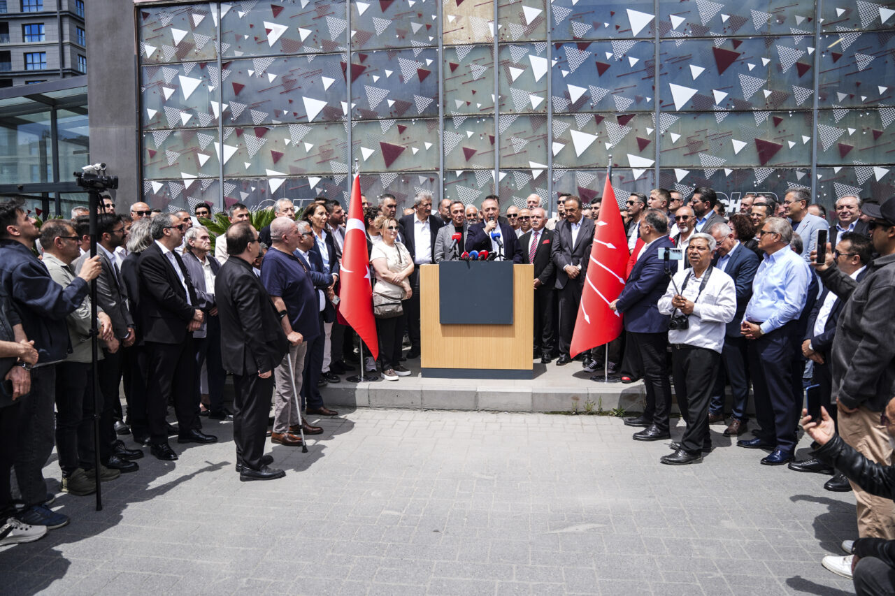 - İstanbul 45. Asliye Hukuk Mahkemesince CHP İstanbul İl Yönetimine