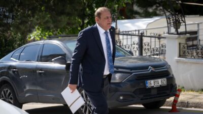 - CHP Aydın Milletvekili Hüseyin Yıldız:
- "Üzülerek söylüyorum, tarihte ilk