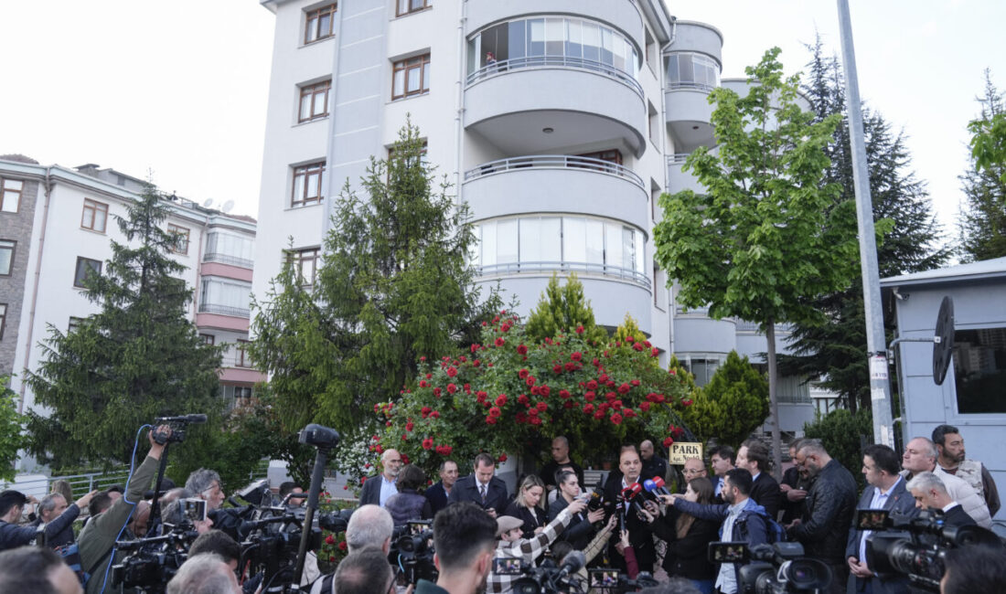 - İzmir Milletvekili Mahir Polat:
- "Sonuç partimiz için hayırlı olsun.