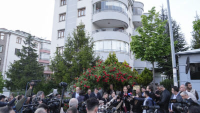 - İzmir Milletvekili Mahir Polat:
- "Sonuç partimiz için hayırlı olsun.