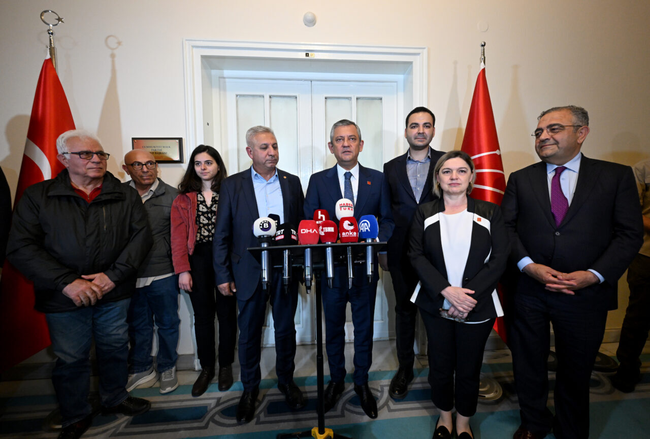 TBMM (AA) – CHP TBMM Grup Başkanı Özgür Özel, EMEK