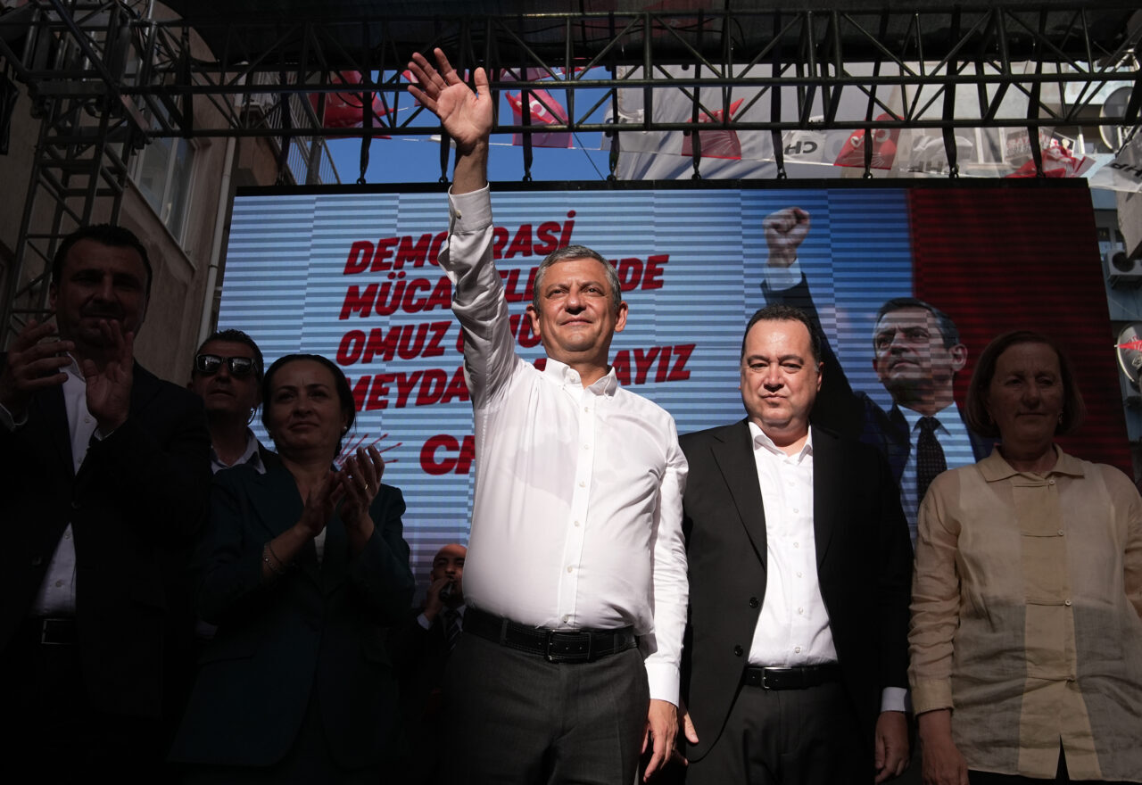 - "Bayramdan 15 gün sonraki pazar, 973 ilçede, 81 ilde