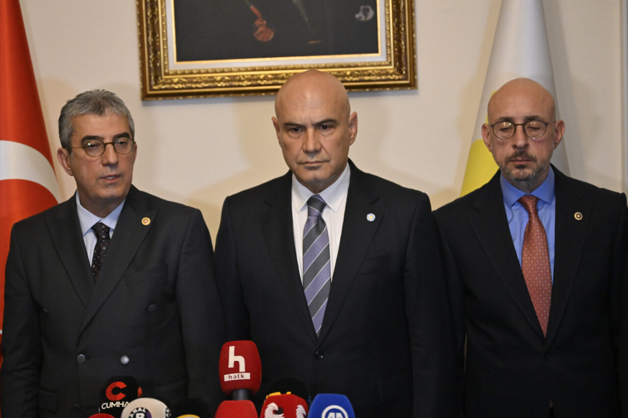 - CHP Grup Başkanvekili Gökhan Günaydın:
- "Ara seçimden kaçmanın bir