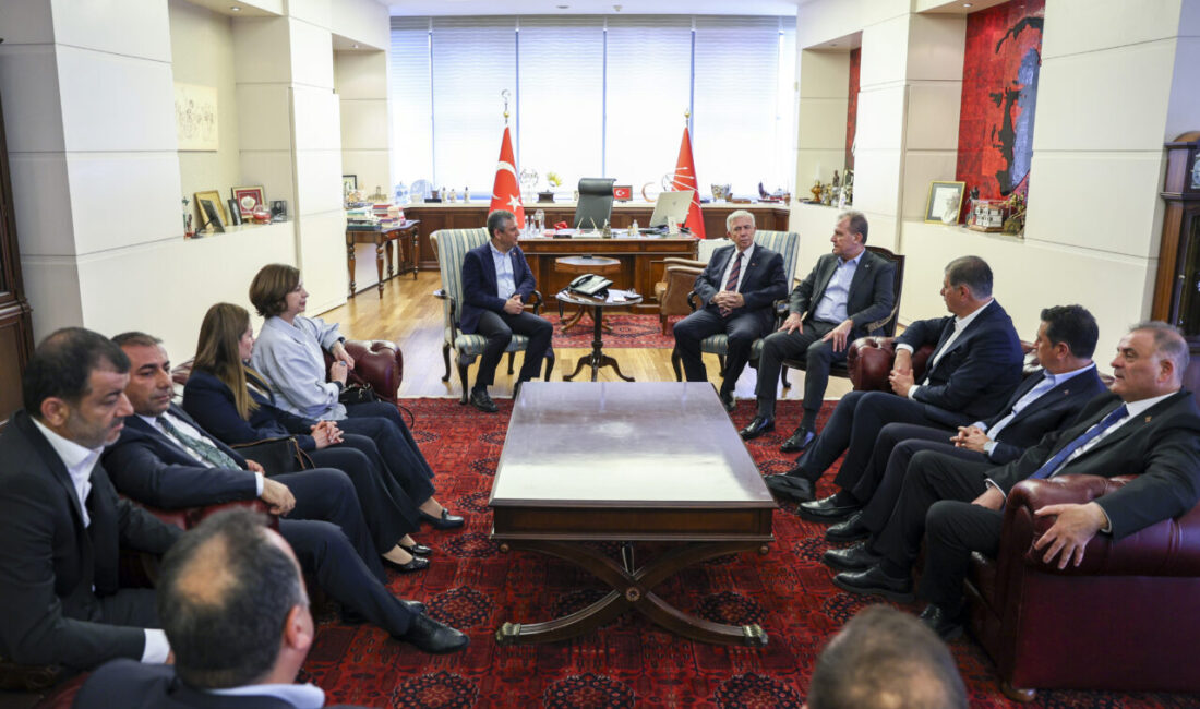 - "Gelinen aşamada, partimizin selameti ve geleceği açısından, olağanüstü kurultayımızın