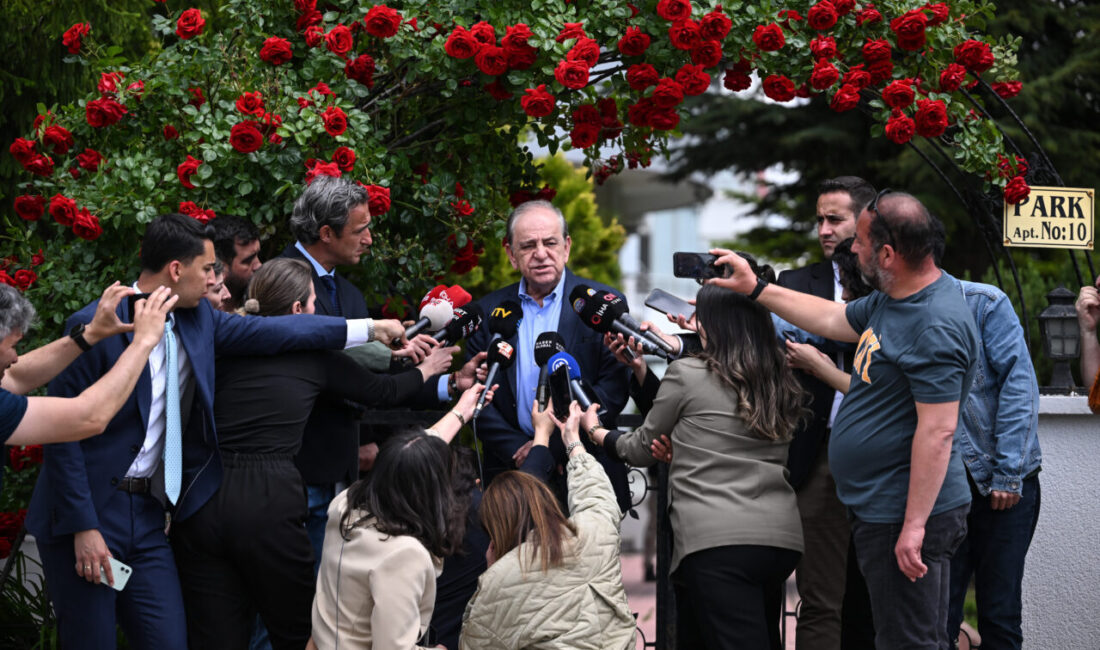 - CHP İzmir Milletvekili Rıfat Turuntay Nalbantoğlu:
- "Sayın Genel Başkanımız