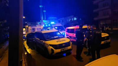 ÇORUM (AA) – Çorum'da 17 yaşındaki iki genç, bıçakla yaralandı.
