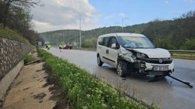 ÇORUM (AA) – Çorum'da, otomobil ile hafif ticari aracın çarpışması