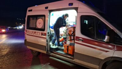 ÇORUM (AA) – Çorum'un İskilip ilçesinde iki otomobilin çarpışması sonucu