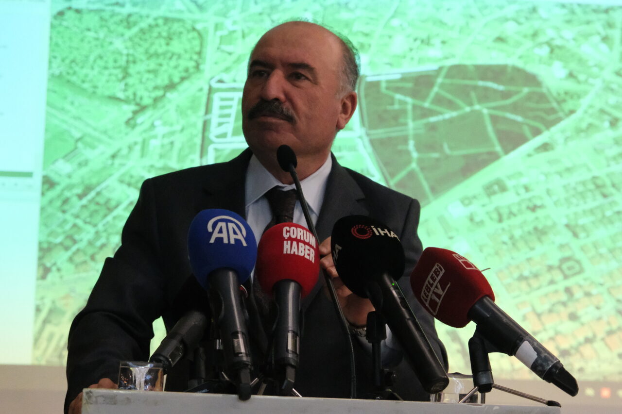 ÇORUM (AA) – Çorum'da Kentsel Dönüşüm Bilgilendirme Toplantısı gerçekleştirildi. Vali