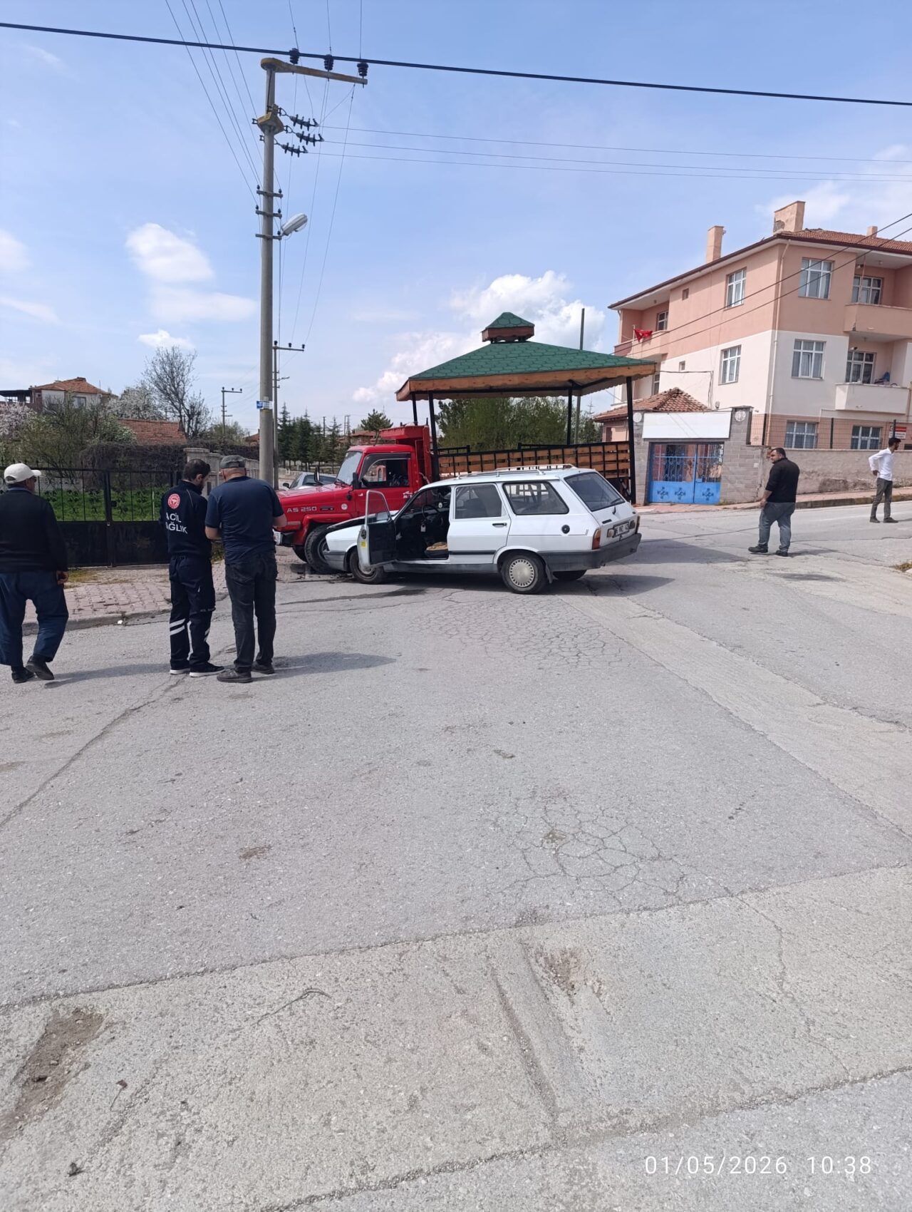 ÇORUM (AA) – Çorum'un Alaca ilçesinde otomobille kamyonetin çarpıştığı kazada