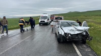ÇORUM (AA) – Çorum'un Alaca ilçesinde 4 aracın çarpışması sonucu