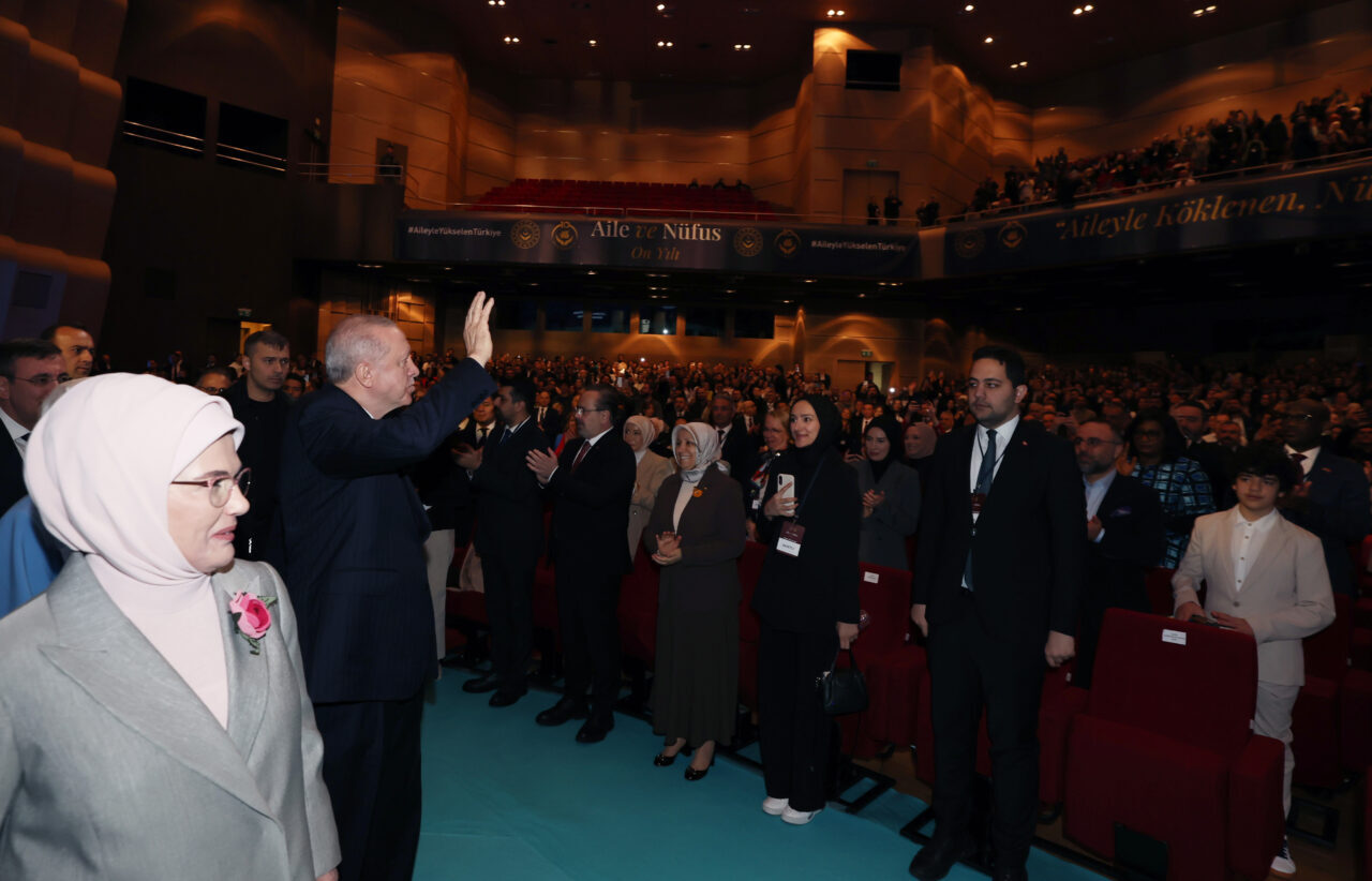 - "Aile güçlü olduğunda bireyler güçlü olur, dolayısıyla toplum güçlü