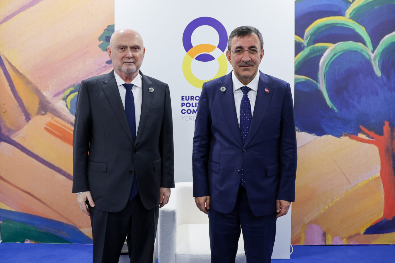 ERİVAN (AA) – Cumhurbaşkanı Yardımcısı Cevdet Yılmaz, Avrupa Güvenlik ve