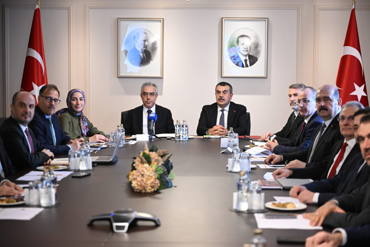 - Milli Eğitim Bakanı Yusuf Tekin:
- "Bize dayatılan vesayetçi yapılardan
