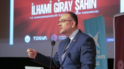 - "Sosyal medya, bilgiye hızlı erişim, etkileşim ve kişiler arası