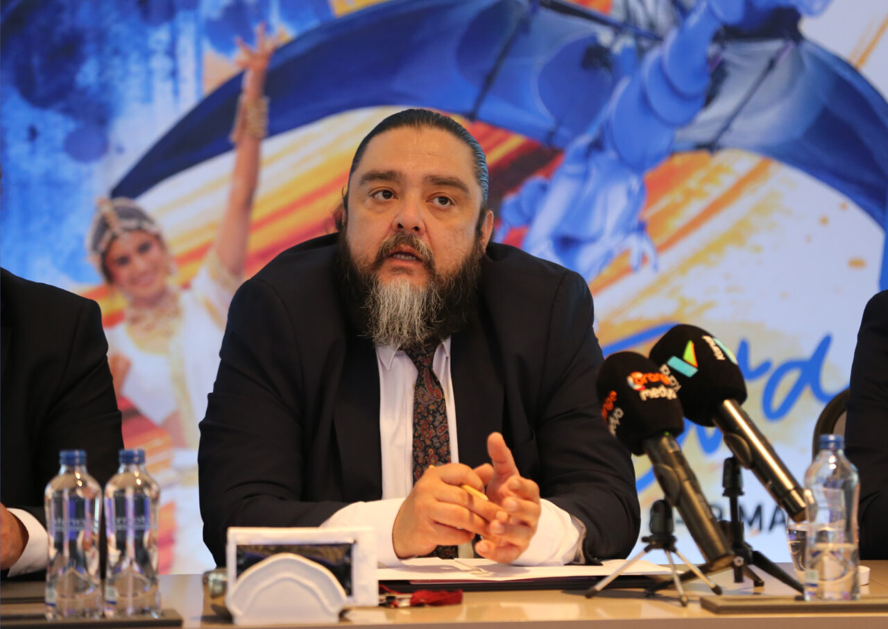 - Antalya Devlet Tiyatrosu Müdürü Gökhan Tüzün:
- "7 devlet tiyatrosu