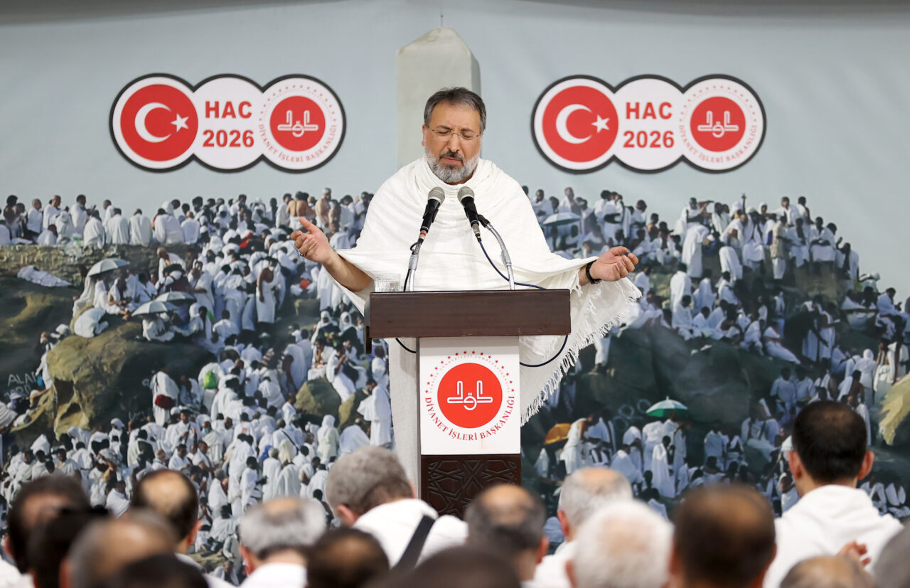 - "Aziz vatanımızı dahili ve harici tuzaklardan, şer odaklarının hile