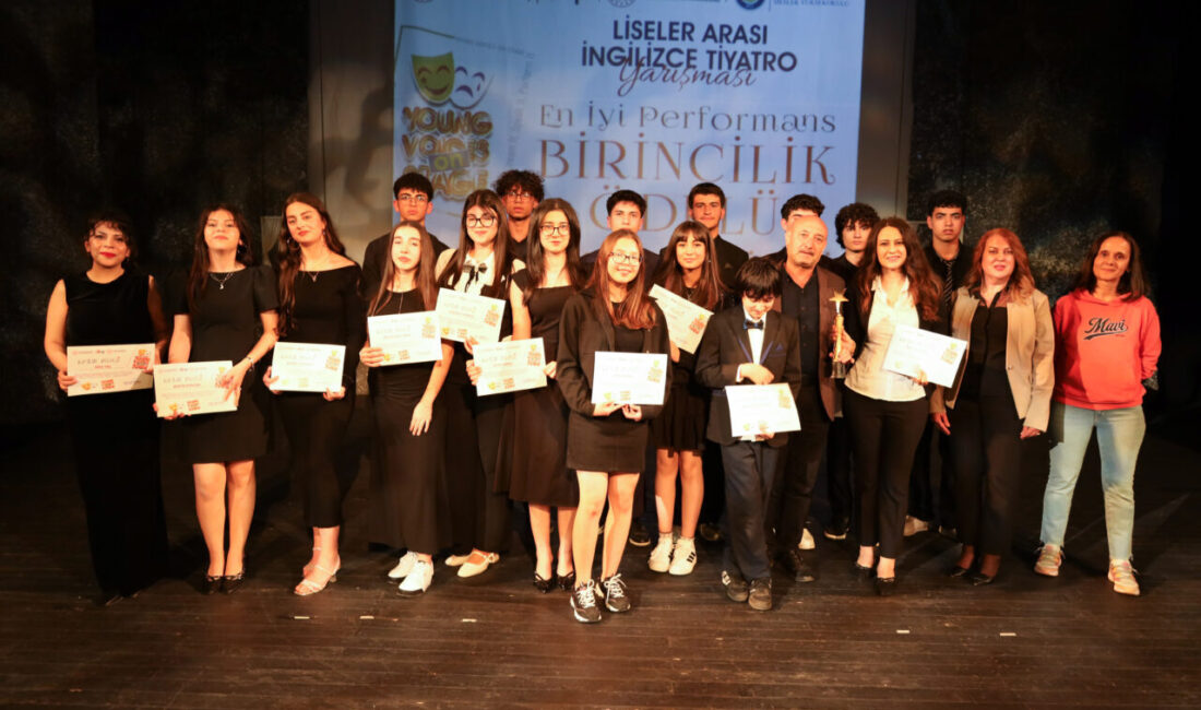 DİYARBAKIR (AA) – Diyarbakır'da lise öğrencilerinin İngilizceyi sanatla buluşturduğu "Young