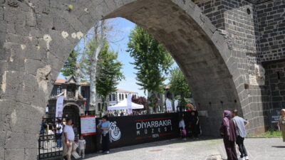 DİYARBAKIR (AA) – Diyarbakır'da Anneler Günü dolayısıyla, "Annemle Benim Şenliğim"