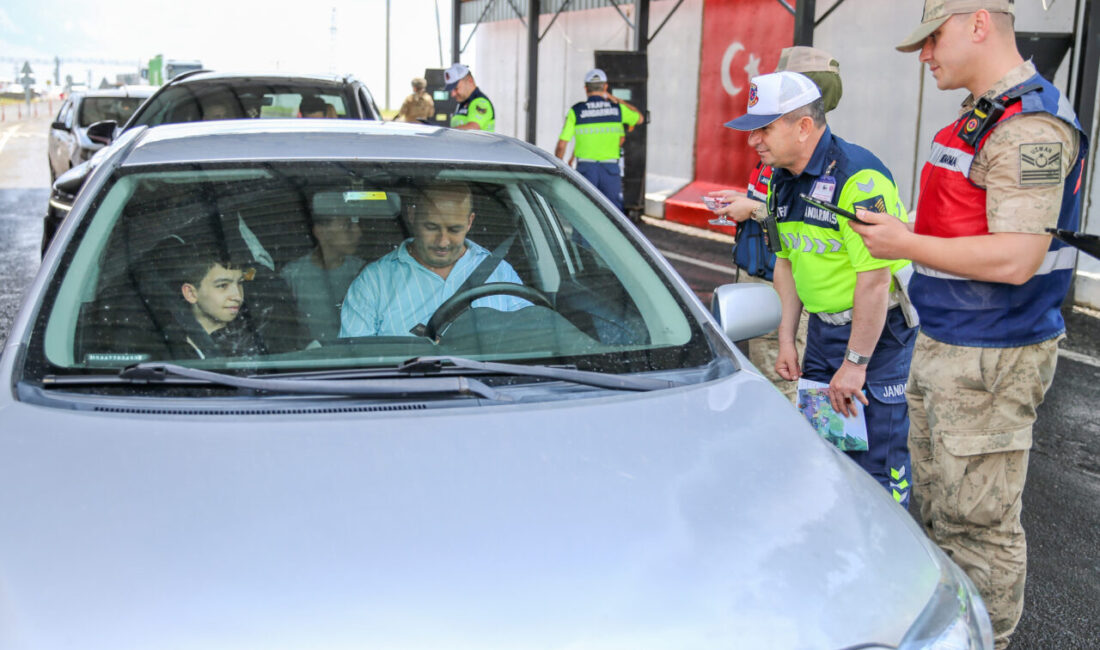 DİYARBAKIR (AA) – Diyarbakır'da jandarma ekiplerince Kurban Bayramı öncesi trafik