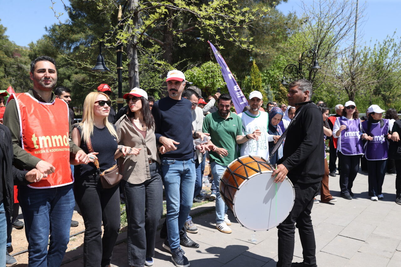 DİYARBAKIR (AA) – 1 Mayıs Emek ve Dayanışma Günü dolayısıyla