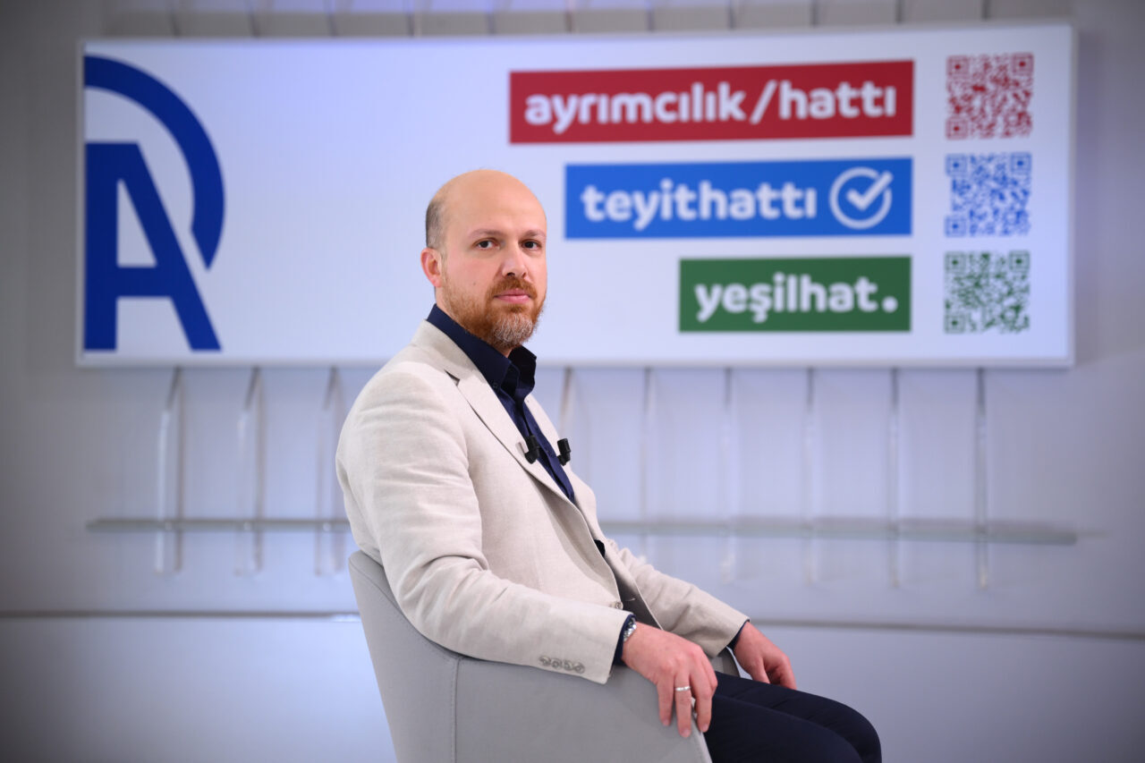 - "Modernitenin bütün bu hışmına rağmen insanlar geleneksele özlem duyuyorlar.