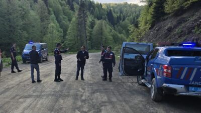 DÜZCE (AA) – Düzce'de ormanlık alandaki dere yatağında erkek cesedi