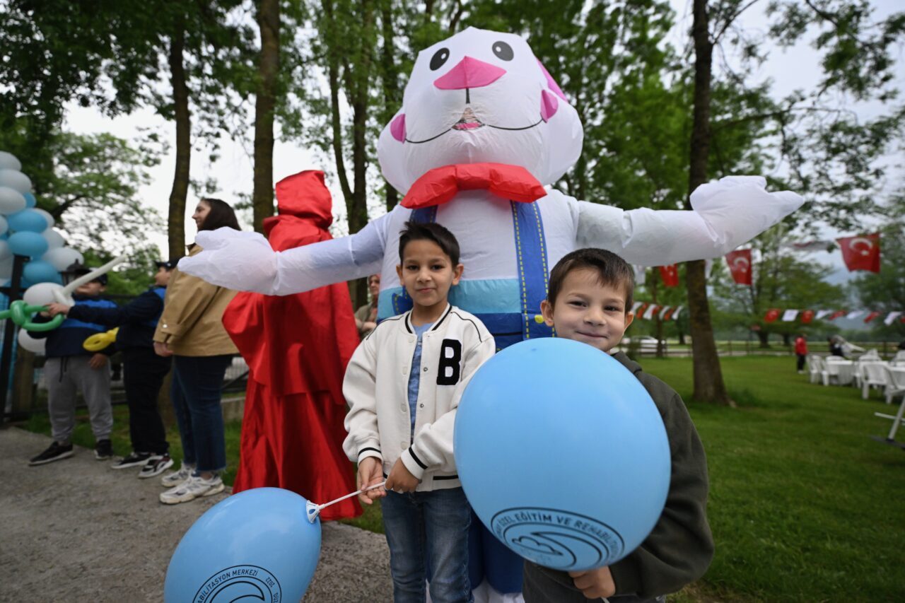 DÜZCE (AA) – Düzce'de "Engelsiz Yaşam Pikniği"ne katılan özel gereksinimli