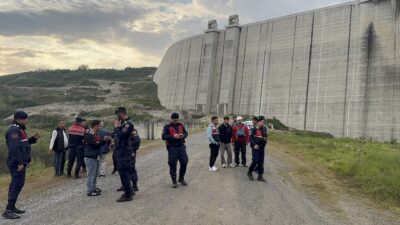 DÜZCE/SAKARYA (AA) – Düzce'nin Cumayeri ilçesinde Melen Nehri'nde rafting yaparken