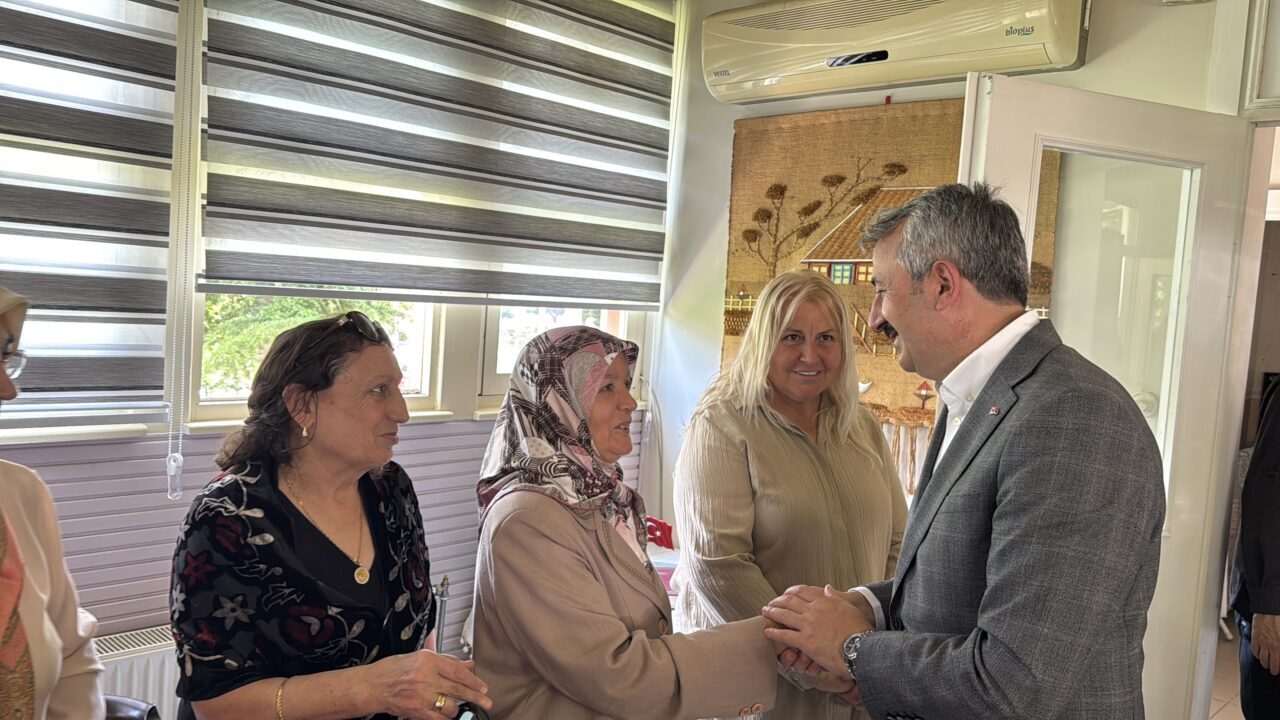 - "Bayramda 185 asayiş ekibimiz 1052 personelle hizmet verecek. Yine