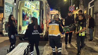 EDİRNE (AA) – Edirne'de otomobille çarpışan motosikletteki 2 kişi yaralandı.