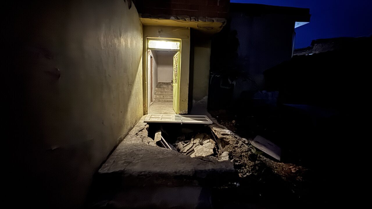 EDİRNE (AA) – Edirne'de iki katlı bir evin giriş kısmındaki