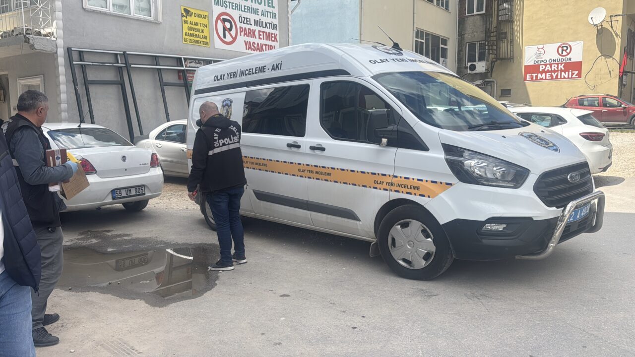 EDİRNE (AA) – Edirne’de iki grup arasında yol verme meselesinden