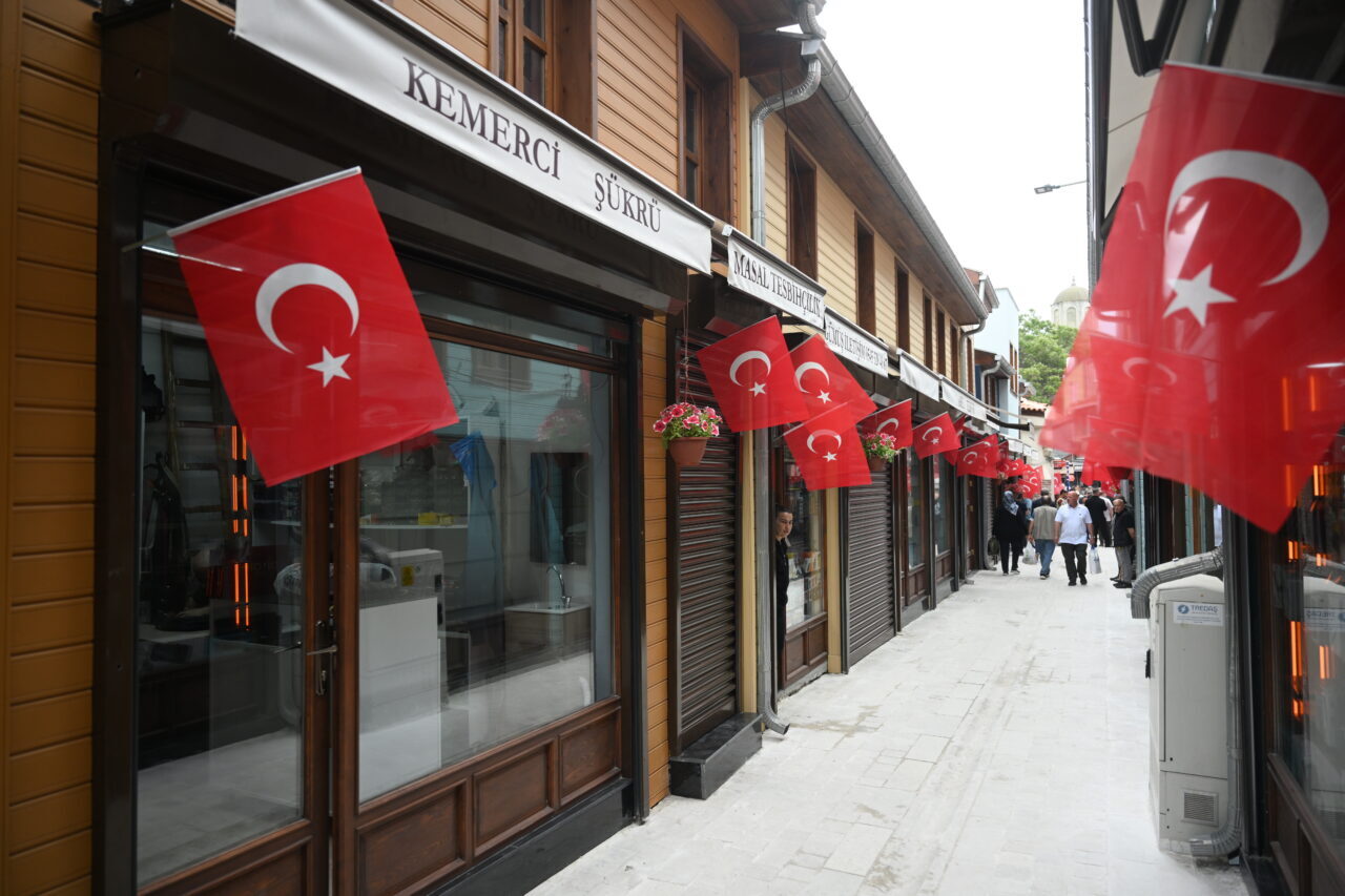 - Edirne Valisi Yunus Sezer:
- "Edirne, Sarayı'yla Selimiye'siyle, tarihi çarşılarıyla,