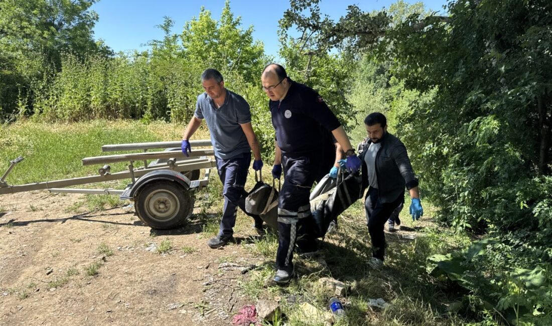 EDİRNE (AA) – Edirne’de Tunca Nehri’nde erkek cesedi bulundu. Sarayiçi