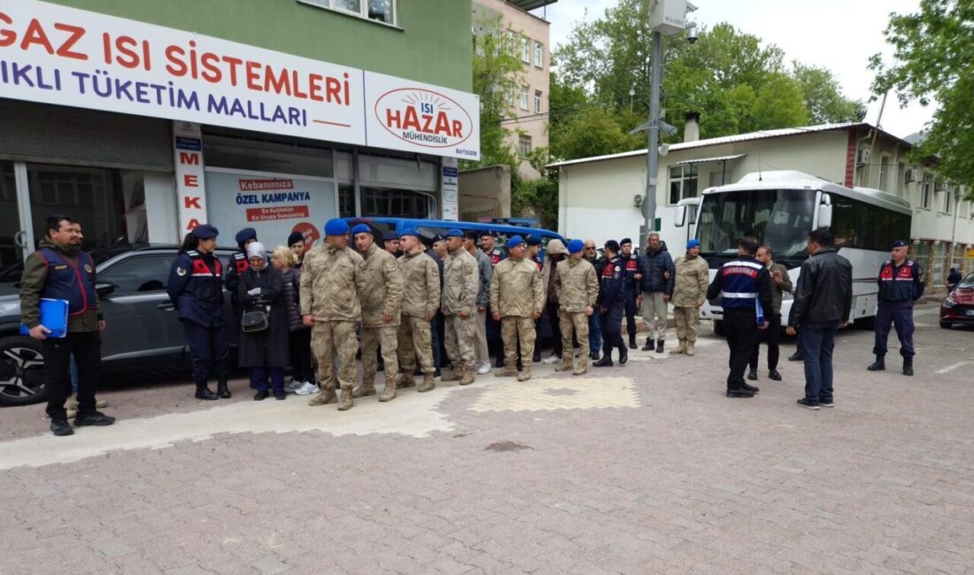 ELAZIĞ (AA) – Elazığ merkezli 10 ilde düzenlenen dolandırıcılık operasyonunda