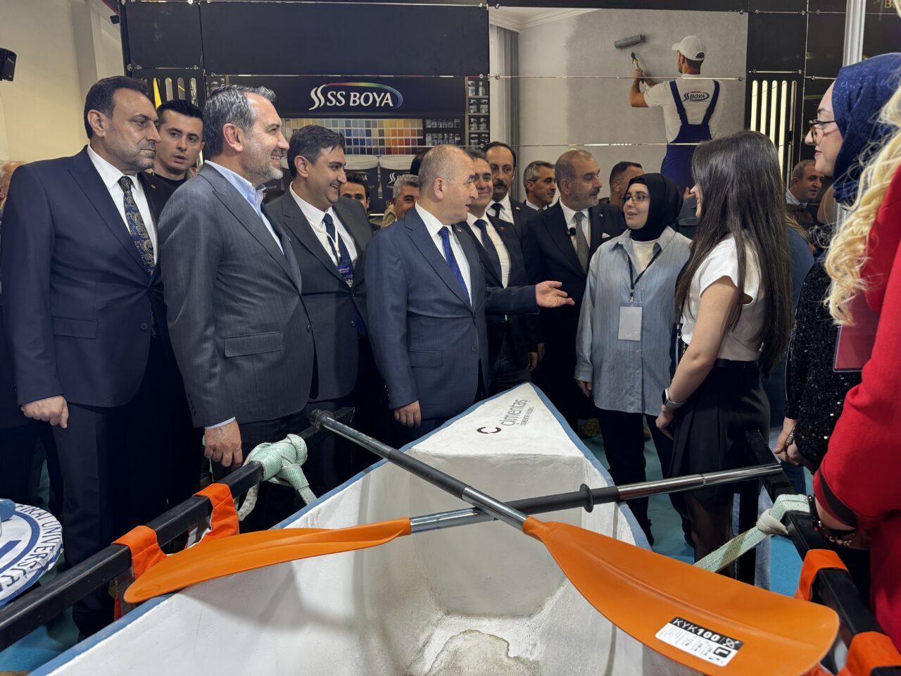 ELAZIĞ (AA) – Elazığ'da düzenlenen "2. İnşaat Fuarı" açıldı. Elazığ