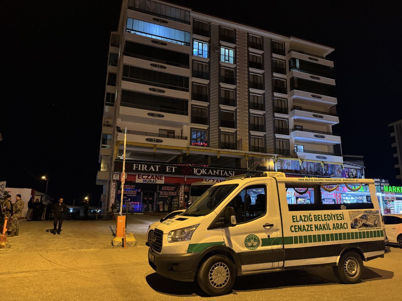 ELAZIĞ (AA) – Elazığ'da bir kişi tartıştığı eşini silahla öldürdü.