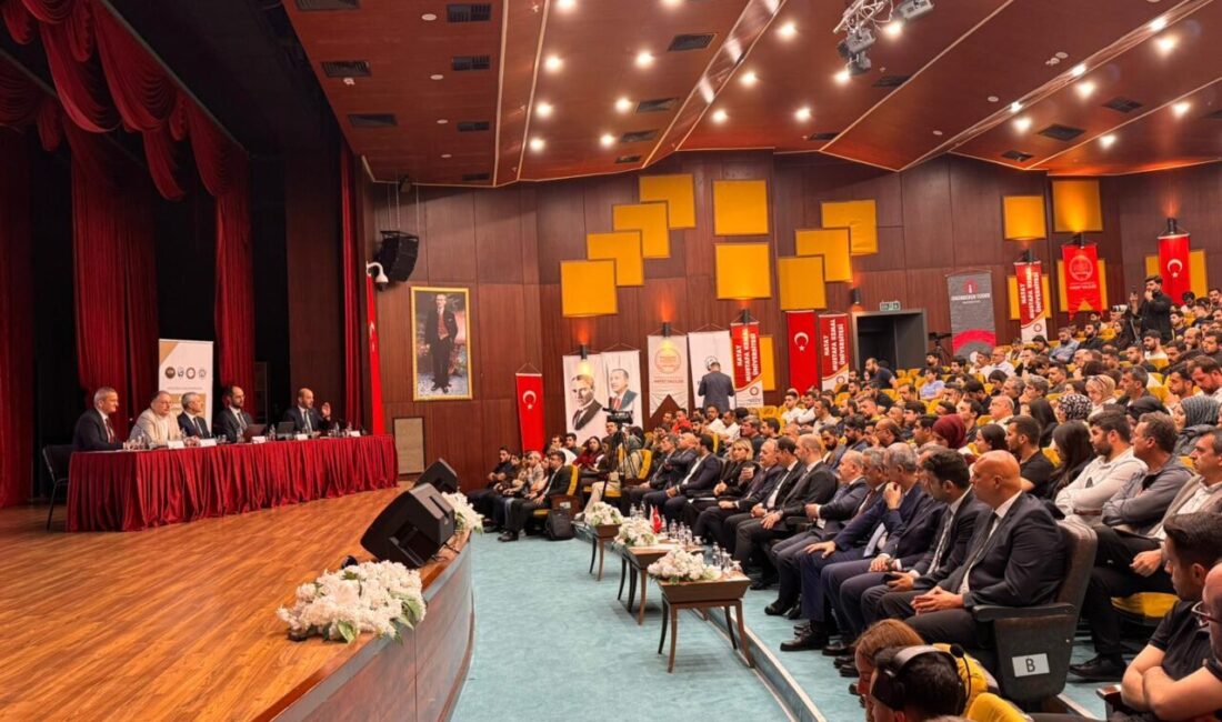 - "(Deprem bölgesindeki çalışmalar) Şehirleri inşa ederken sosyal donatılar, parklar,