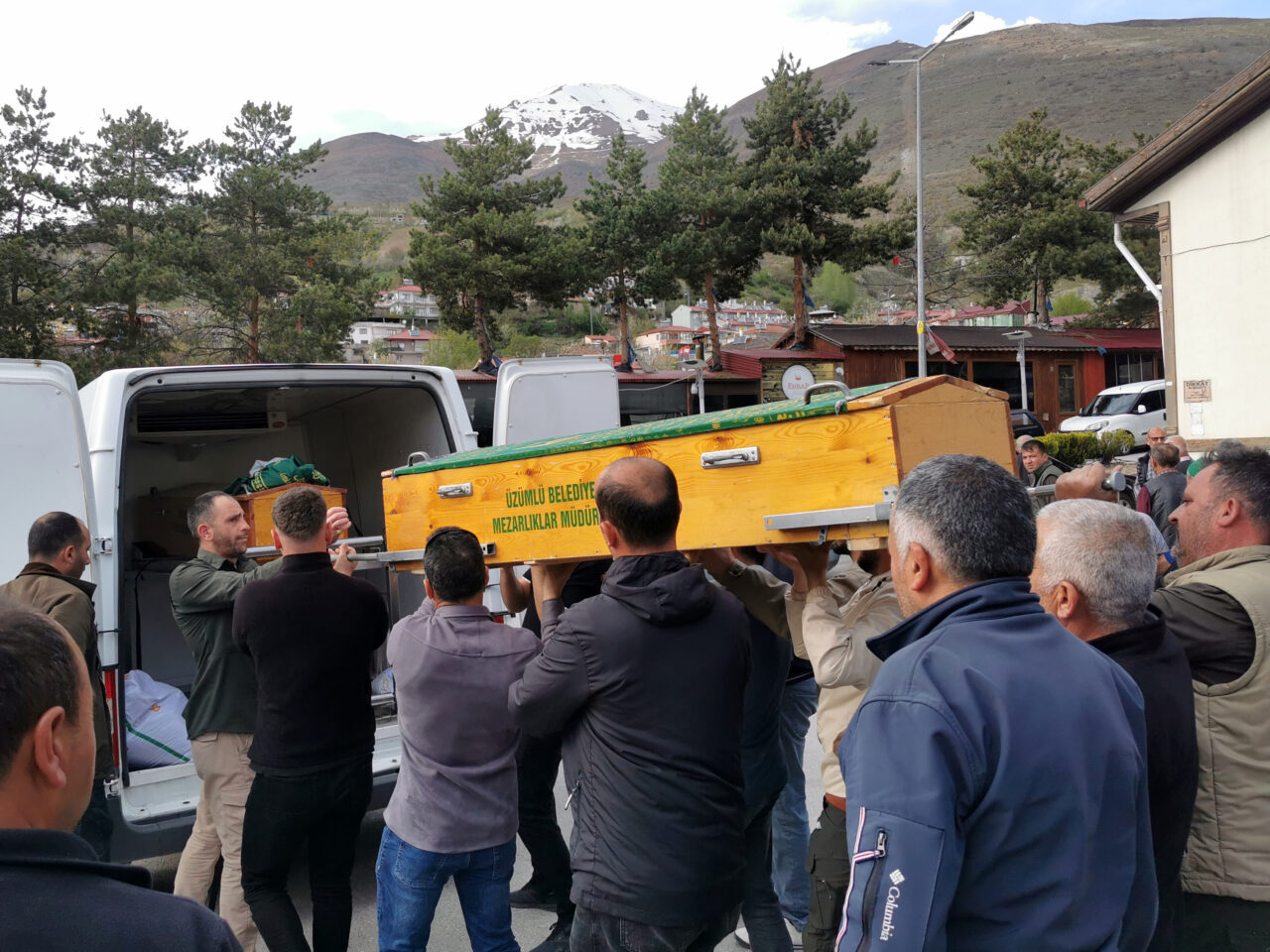 ERZİNCAN (AA) – Erzincan'ın Üzümlü ilçesinde oyun oynarken sulama arkına