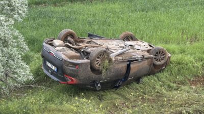 ERZİNCAN (AA) – Erzincan'da şarampole devrilen otomobildeki 2'si çocuk 4