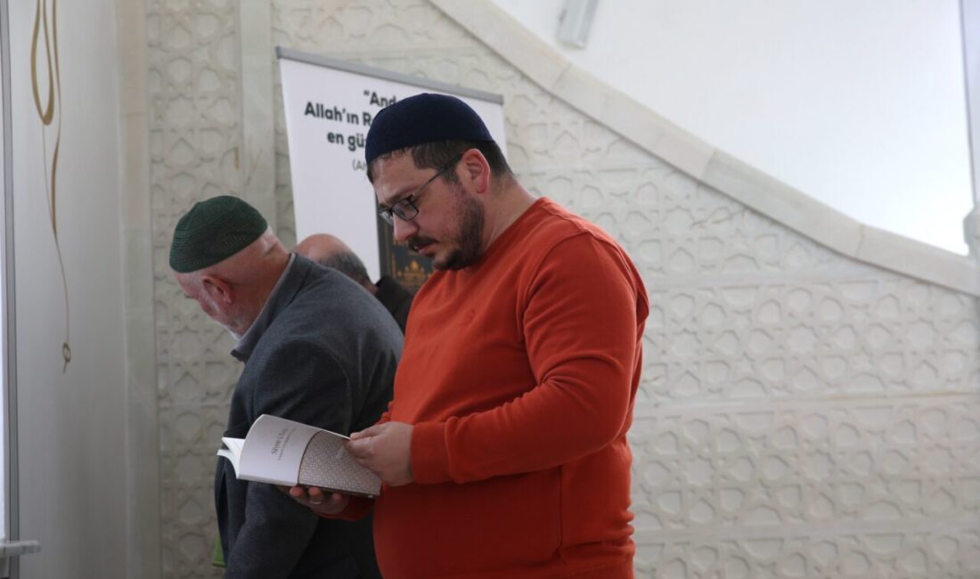 ERZURUM (AA) – Erzurum'da bir camide, Hz. Muhammed'in hayatını gençler