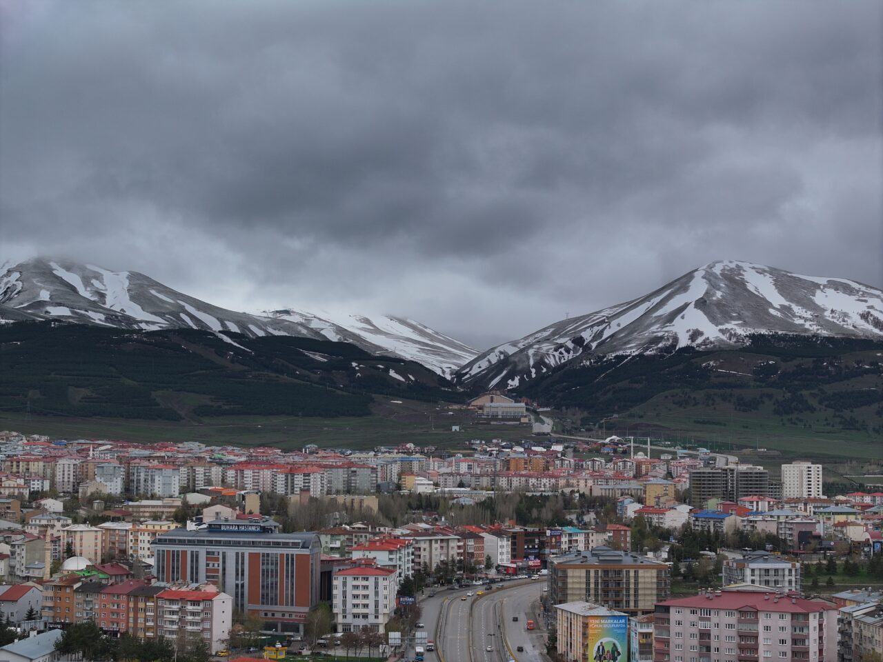 ERZURUM (AA) – Erzurum’da mayıs ayının ortasında etkili olan kar