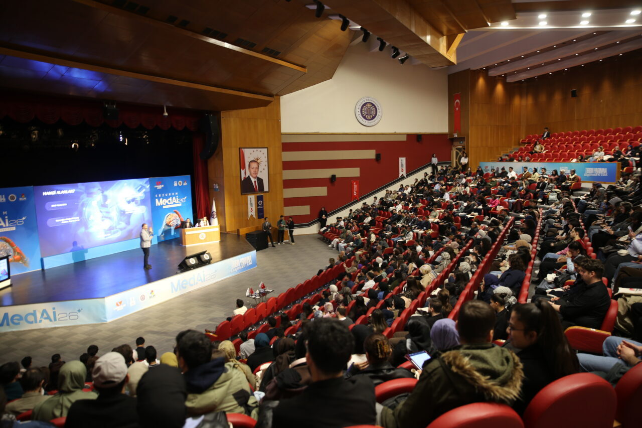 - Sağlık Bakan Yardımcısı Şuayıp Birinci:
- "Bu kadar hızlı dönüşen