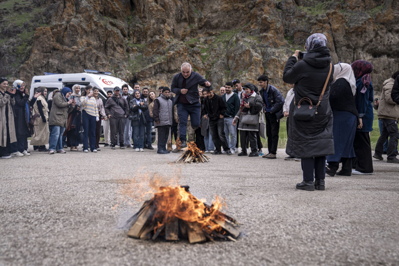 ERZURUM (AA) – Erzurum'un Yakutiye ilçesi kırsalındaki tarihi Kalor Tepesi'nde
